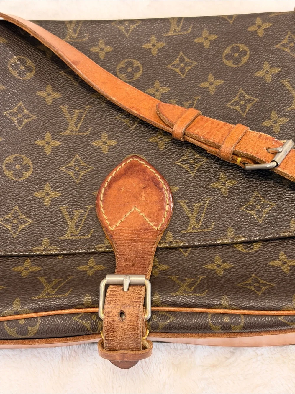 Louis Vuitton Monogram Cartouchiere GM Crossbody Bag Vintage LV Messenger Purse